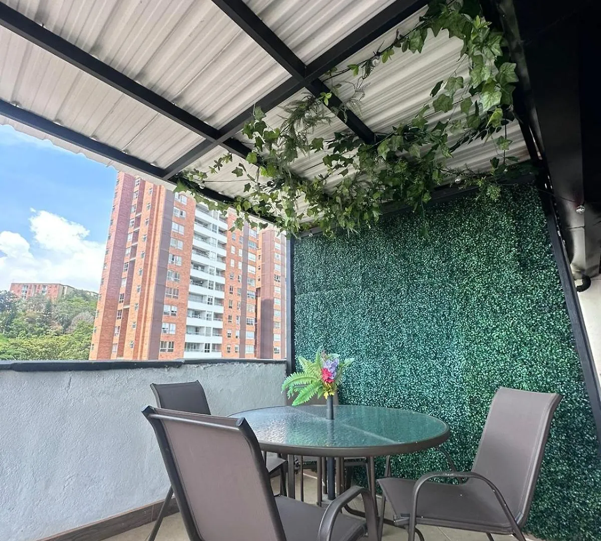Habitacion En Apto Duplex Bano Compartido, Piso 5 Sin Ascensor 엔비가도 콜롬비아